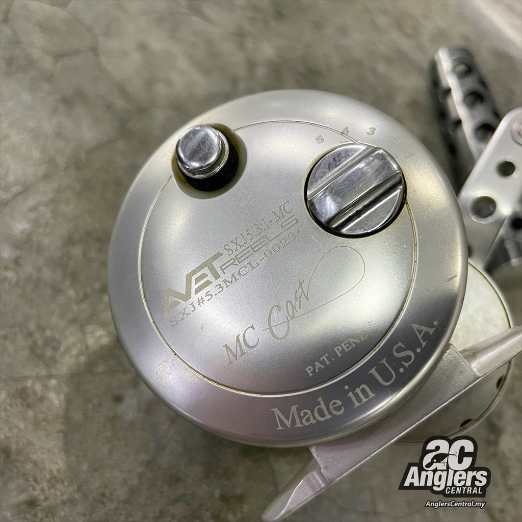 Avet SXJ 5.3 (USED, 9/10) as is