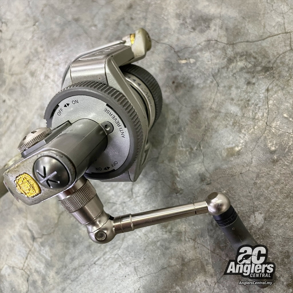 AbuGarcia Suveran S4000M - no spool (VINTAGE, 8/10) as is