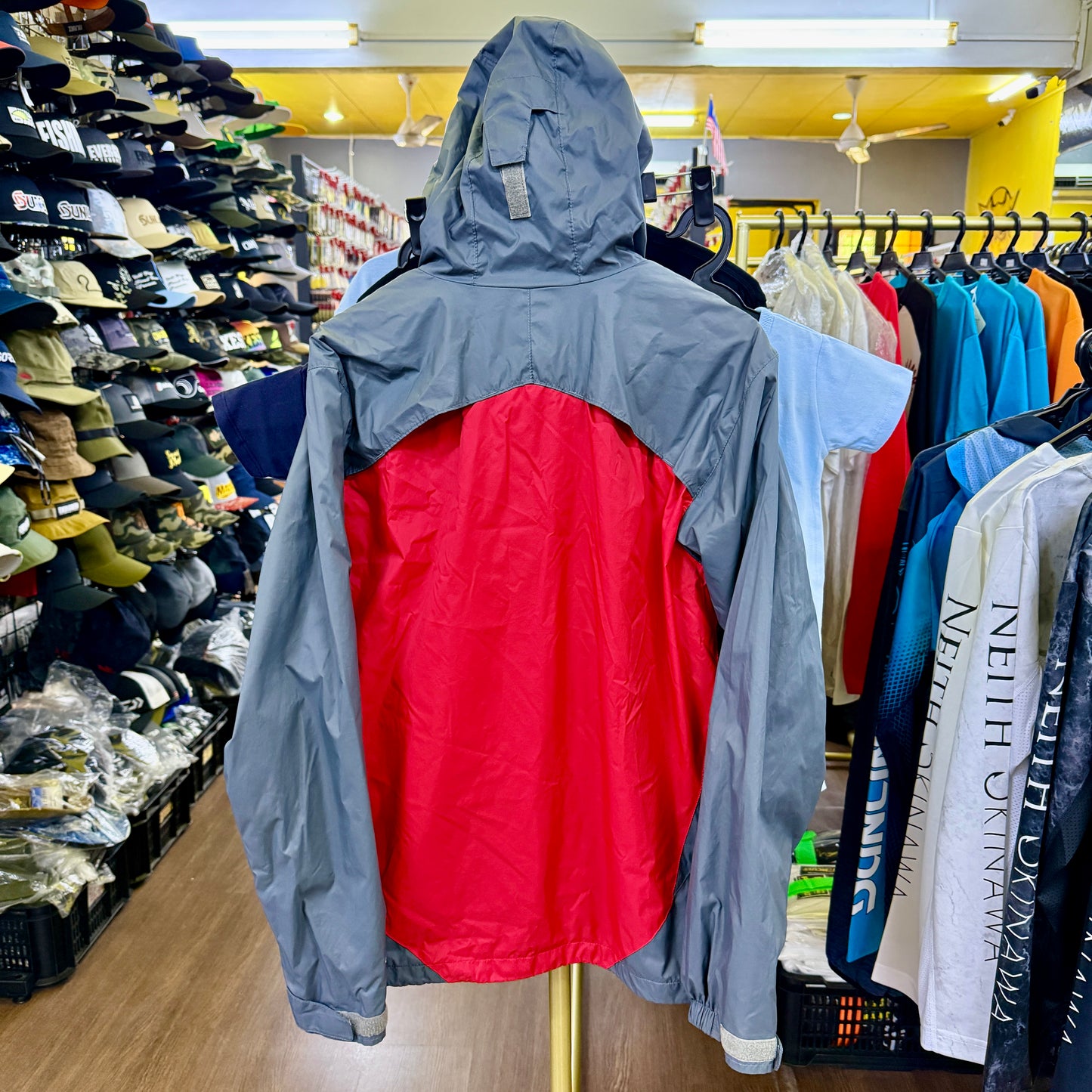 Columbia Omni-Shield rain jacket Grey/Red M (USED, 9/10)