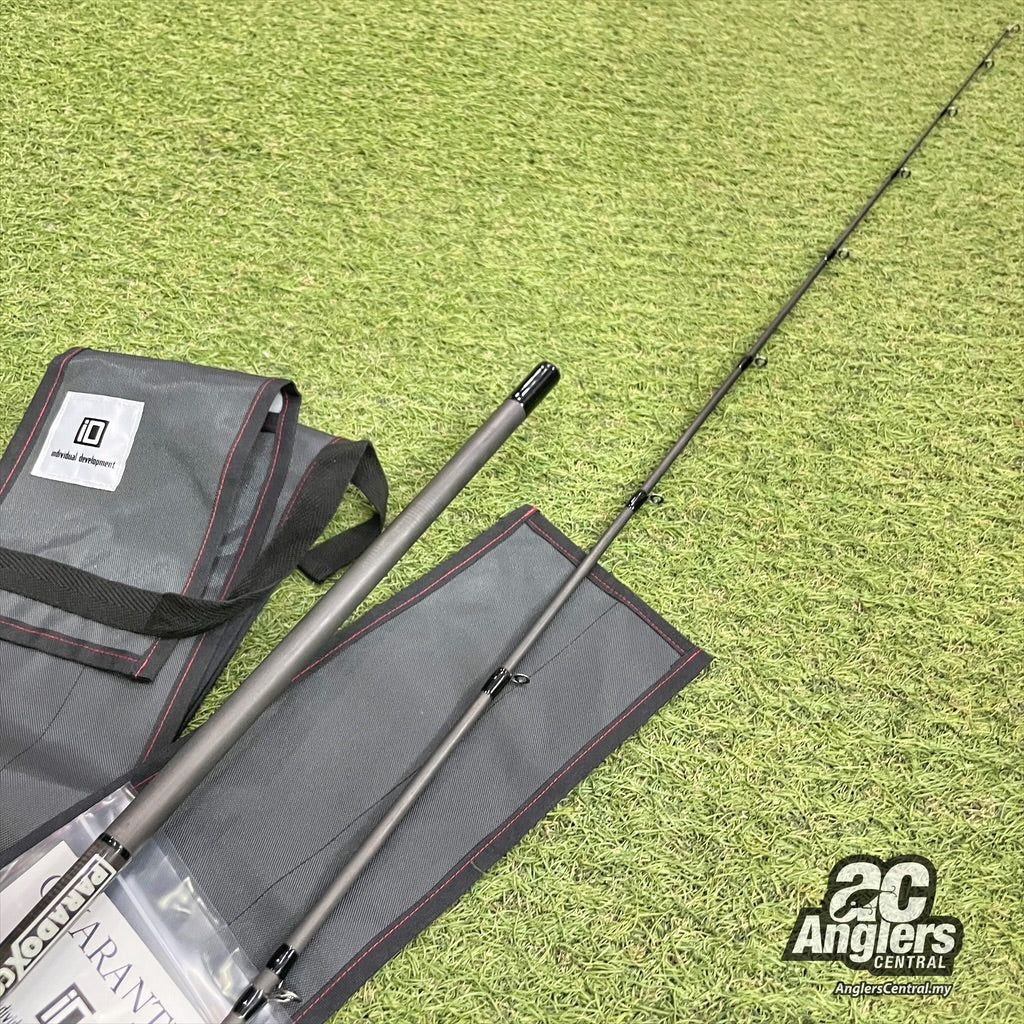 Paradox CQC 83 (USED, 9.5/10) with rod bag/sleeve
