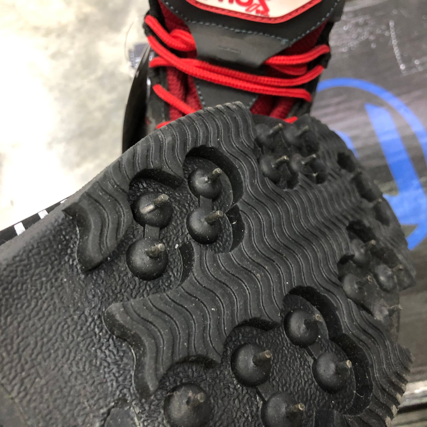 PX59043L Black/Red 3L Spike Shoes