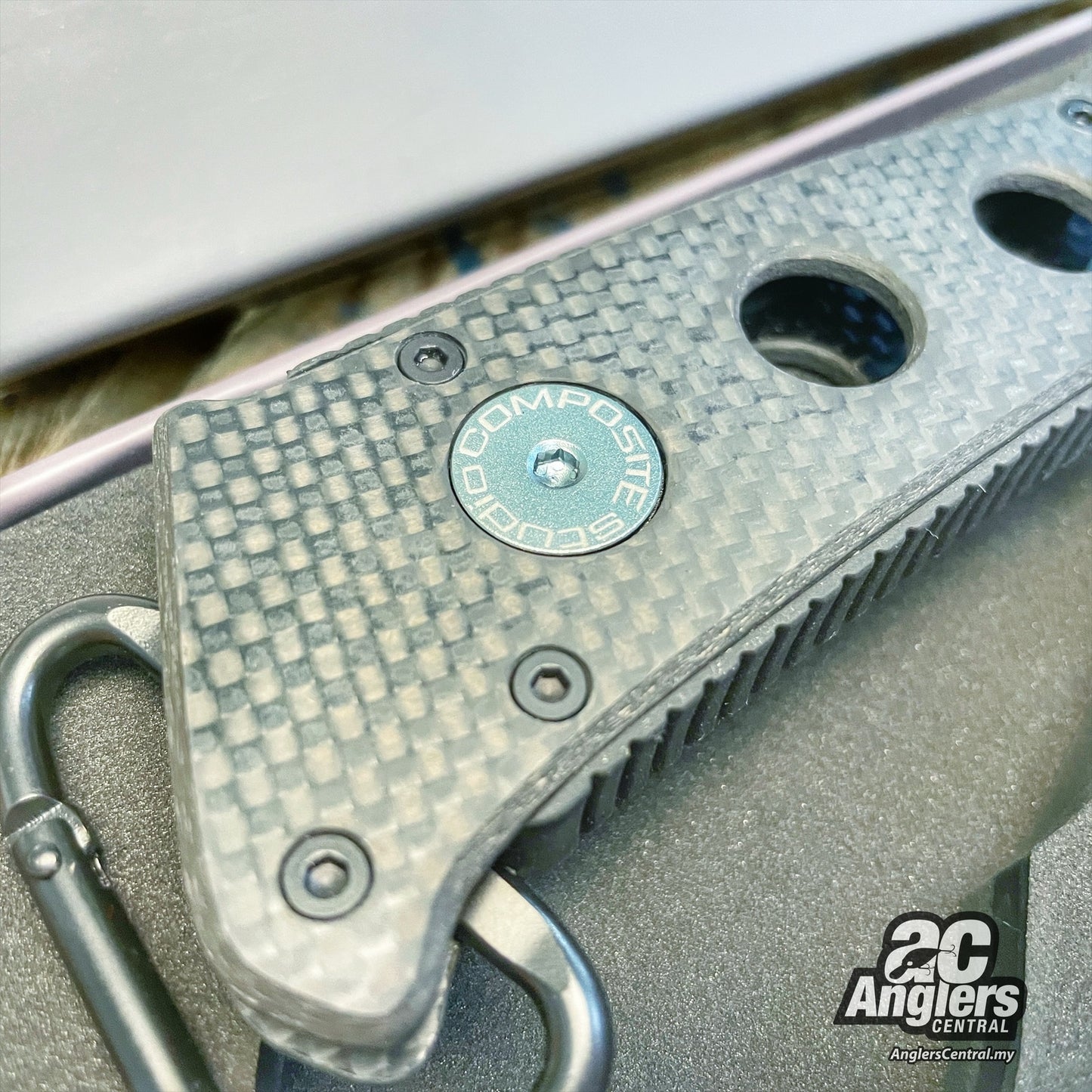 Full Carbon Fish Grip