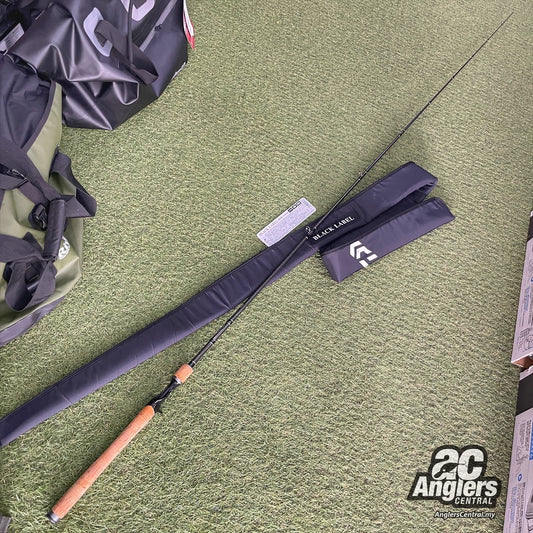 Black Label Plus 6101MHFB 12-25lb (USED, 9/10) with rod bag/sleeve