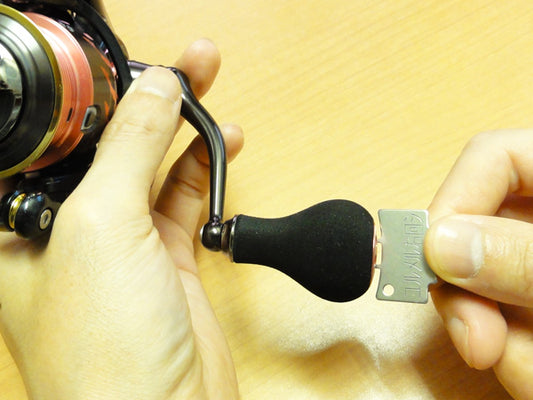 Special driver for Daiwa knob caps