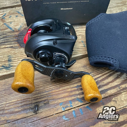 Megabass IS79 Ultimate Competition Right (USED, 9/10) complete box/pouch set