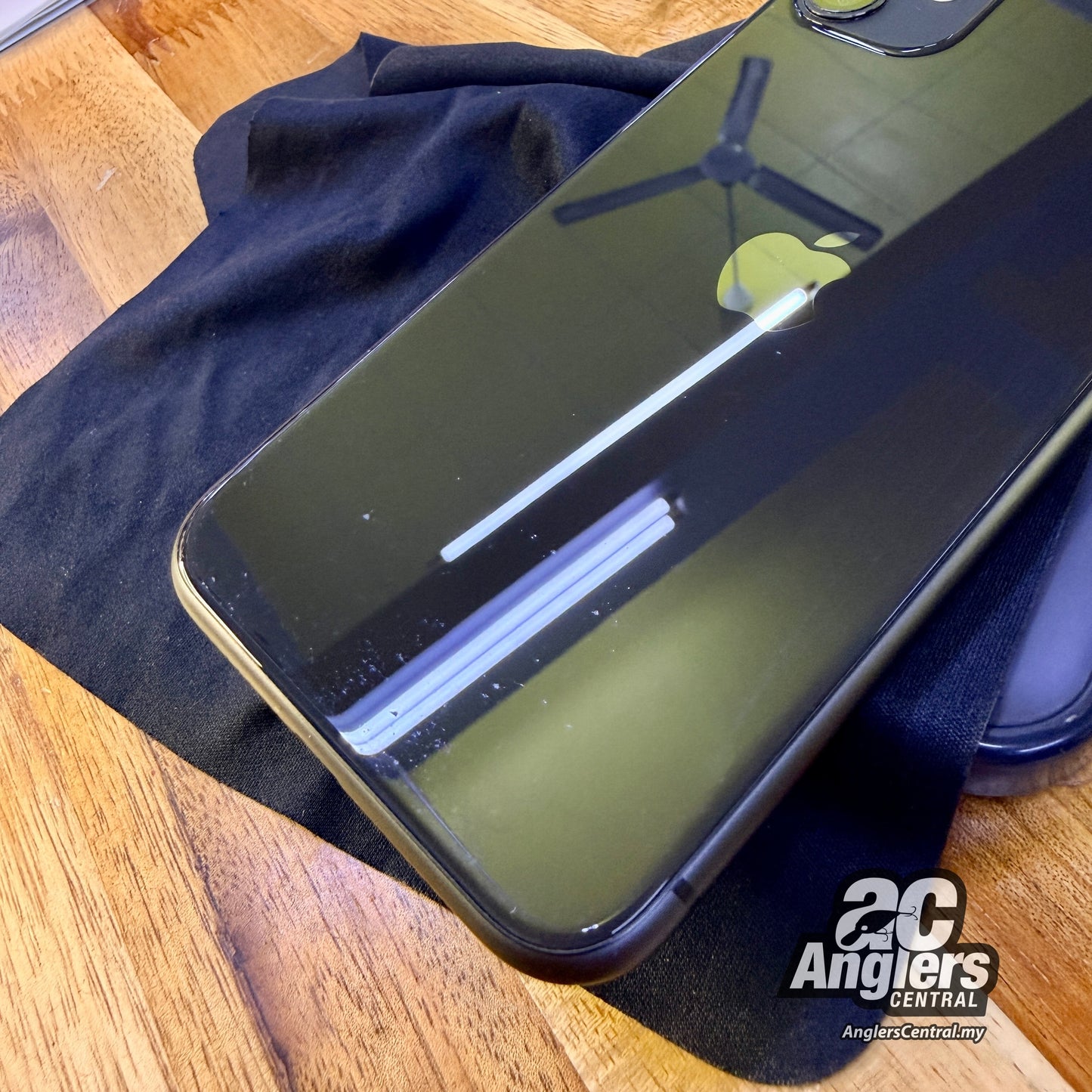 2019 iPhone 11 (128GB Black) (USED, 9/10) complete MY box set