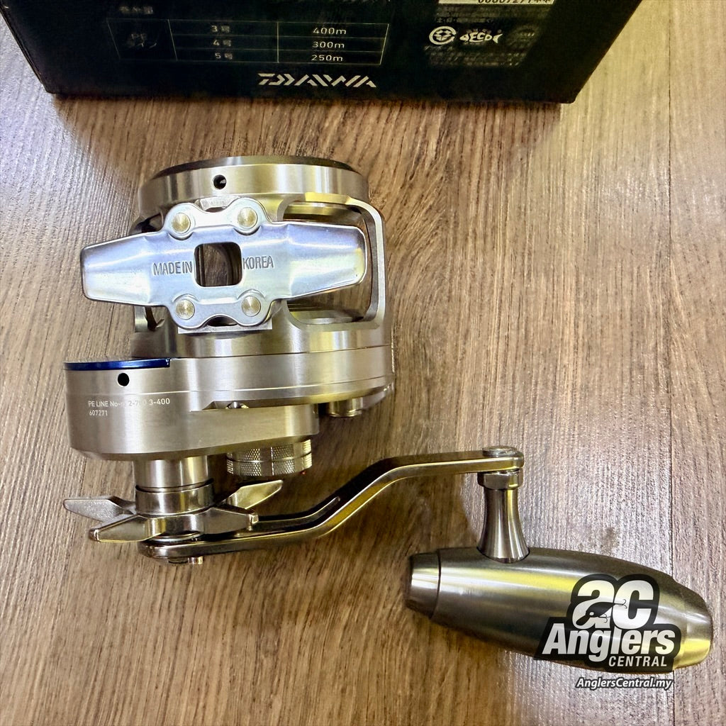 2015 Saltiga 35N-SJ (USED, 9.5/10) complete box set