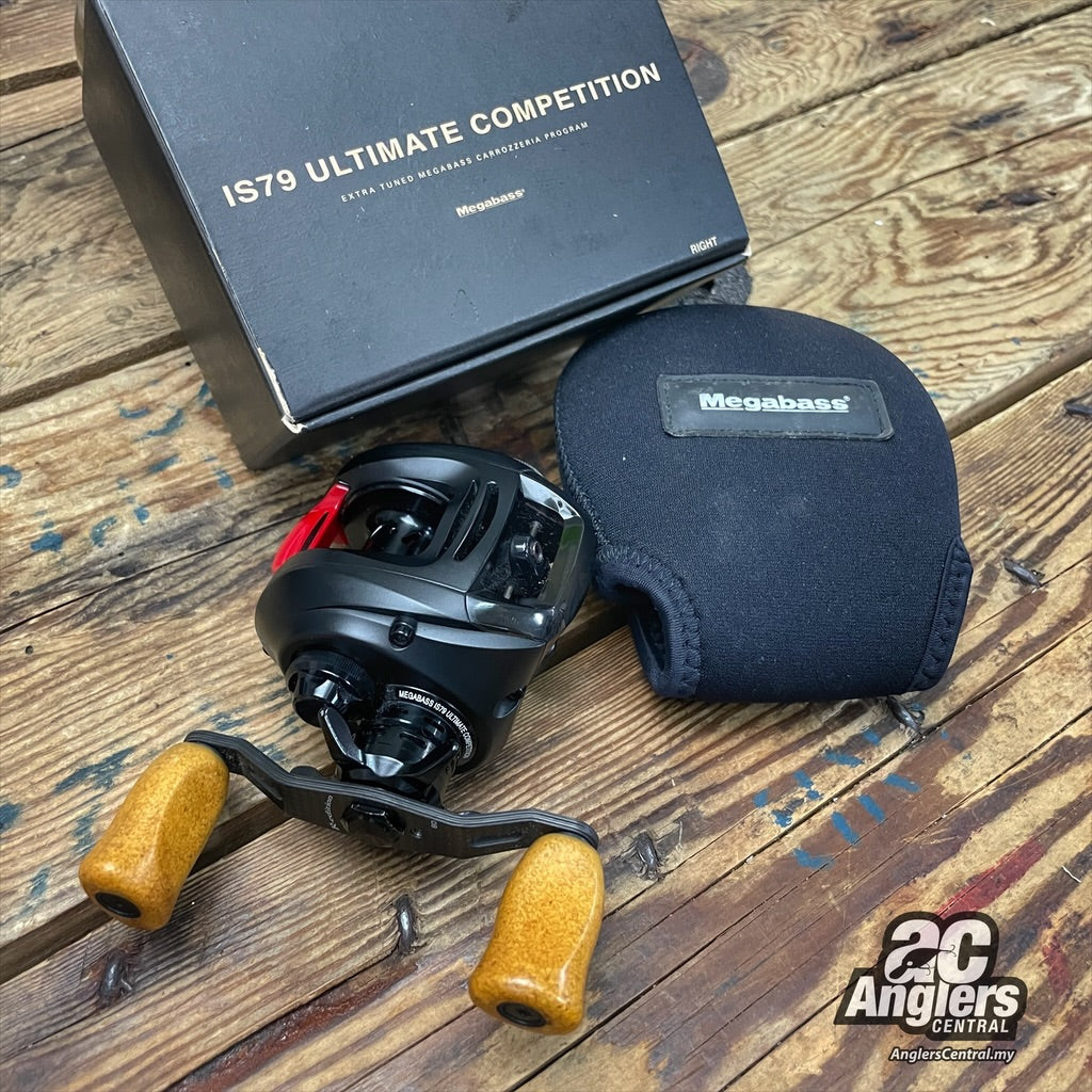 Megabass IS79 Ultimate Competition Right (USED, 9/10) complete box/pouch set