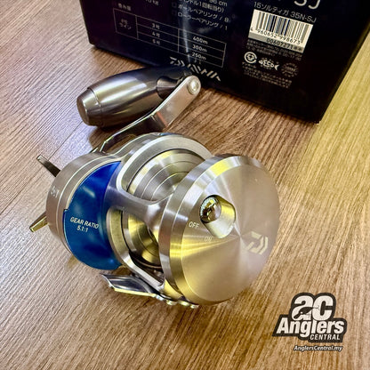 2015 Saltiga 35N-SJ (USED, 9.5/10) complete box set