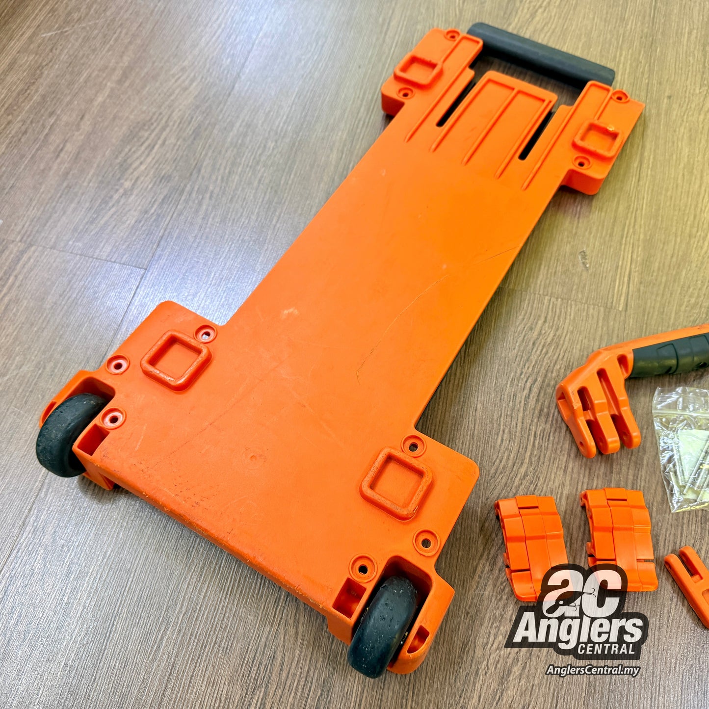 Pelican 1535 Air Case orange parts (USED)