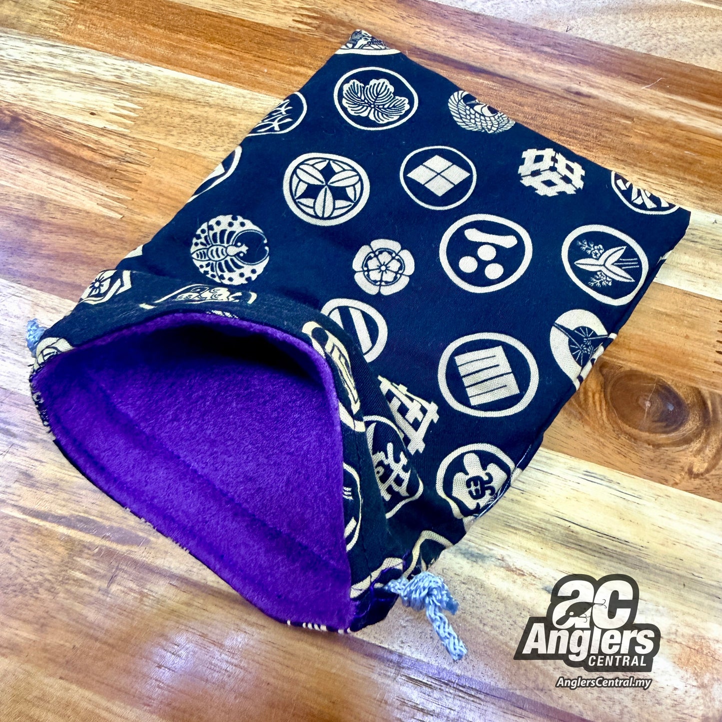 Japanese fabric reel/utility pouch (hand made)