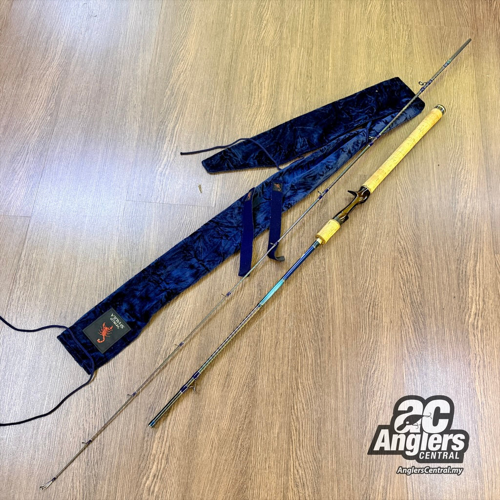 World Shaula 1703R-2 Blue 33565 (USED, 9/10) with rod bag/sleeve