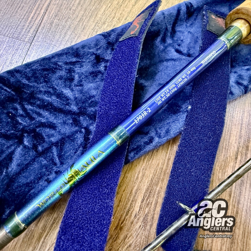 World Shaula 1703R-2 Blue 33565 (USED, 9/10) with rod bag/sleeve