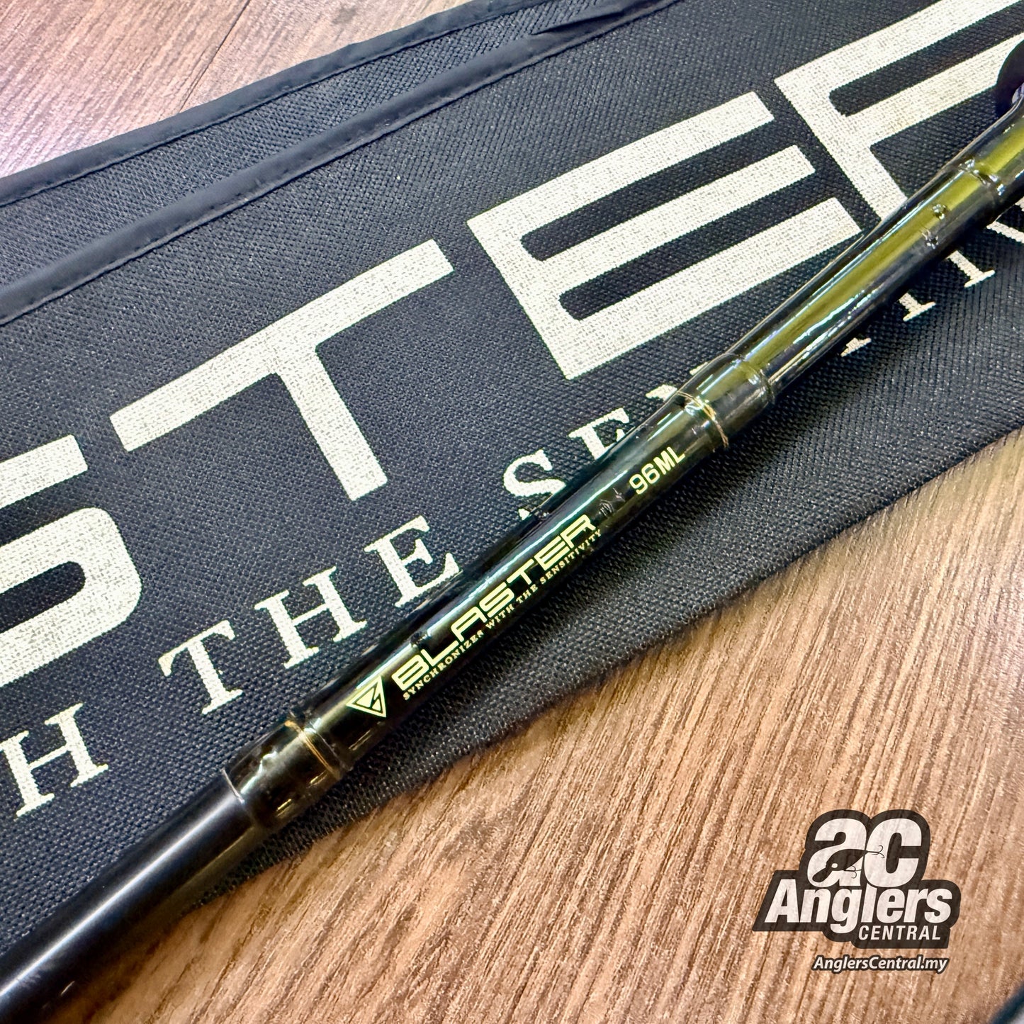 Shore Impress Blaster 96ML (USED, 7/10) with rod bag/sleeve