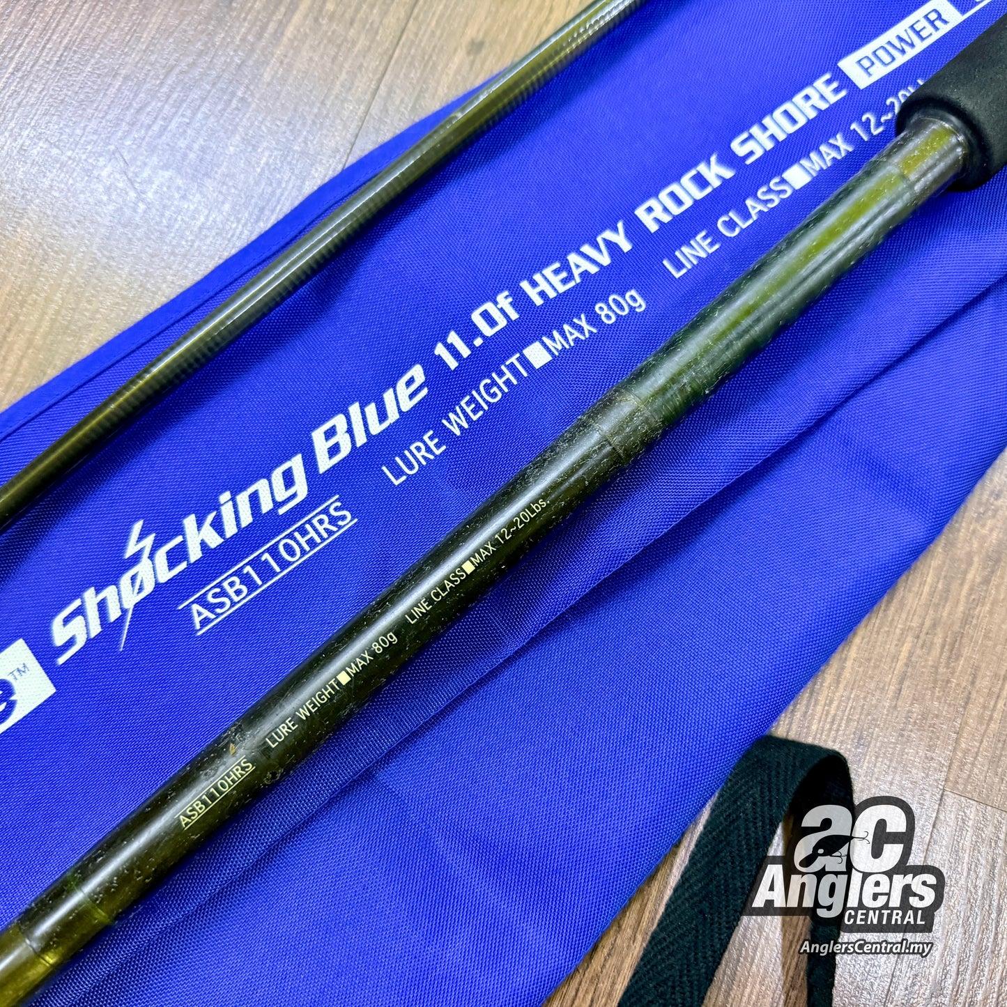Aile Shocking Blue 11.0f Heavy Rock Shore Power 6 ASB110HRS (USED, 8/10) with rod bag/sleeve