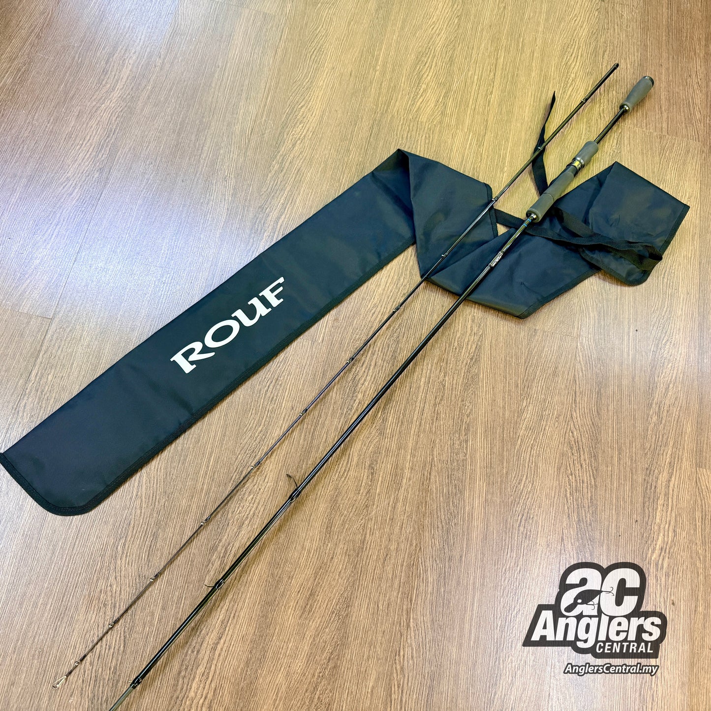 Rouf RG 86 Accura (USED, 9/10) with rod bag/sleeve