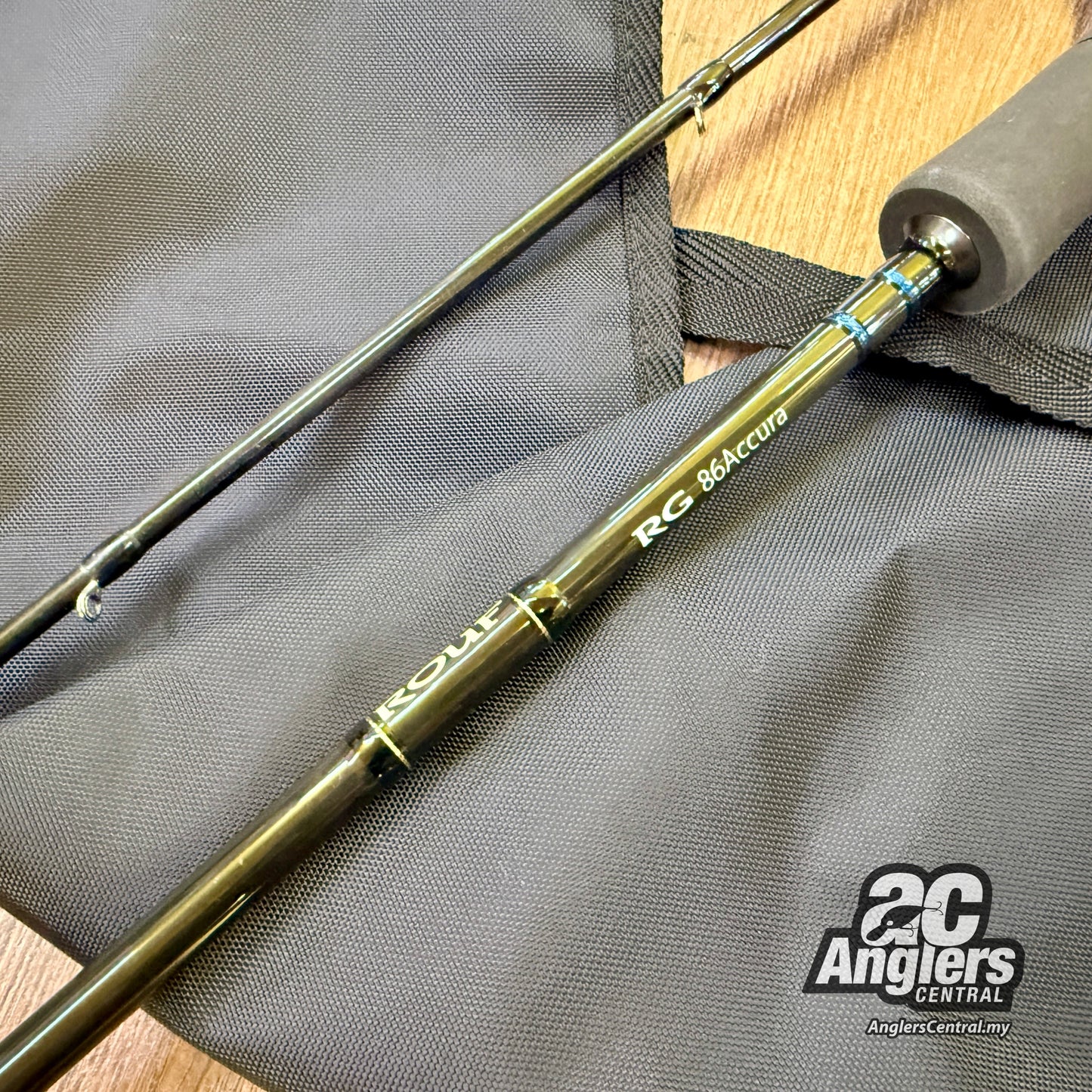 Rouf RG 86 Accura (USED, 9/10) with rod bag/sleeve