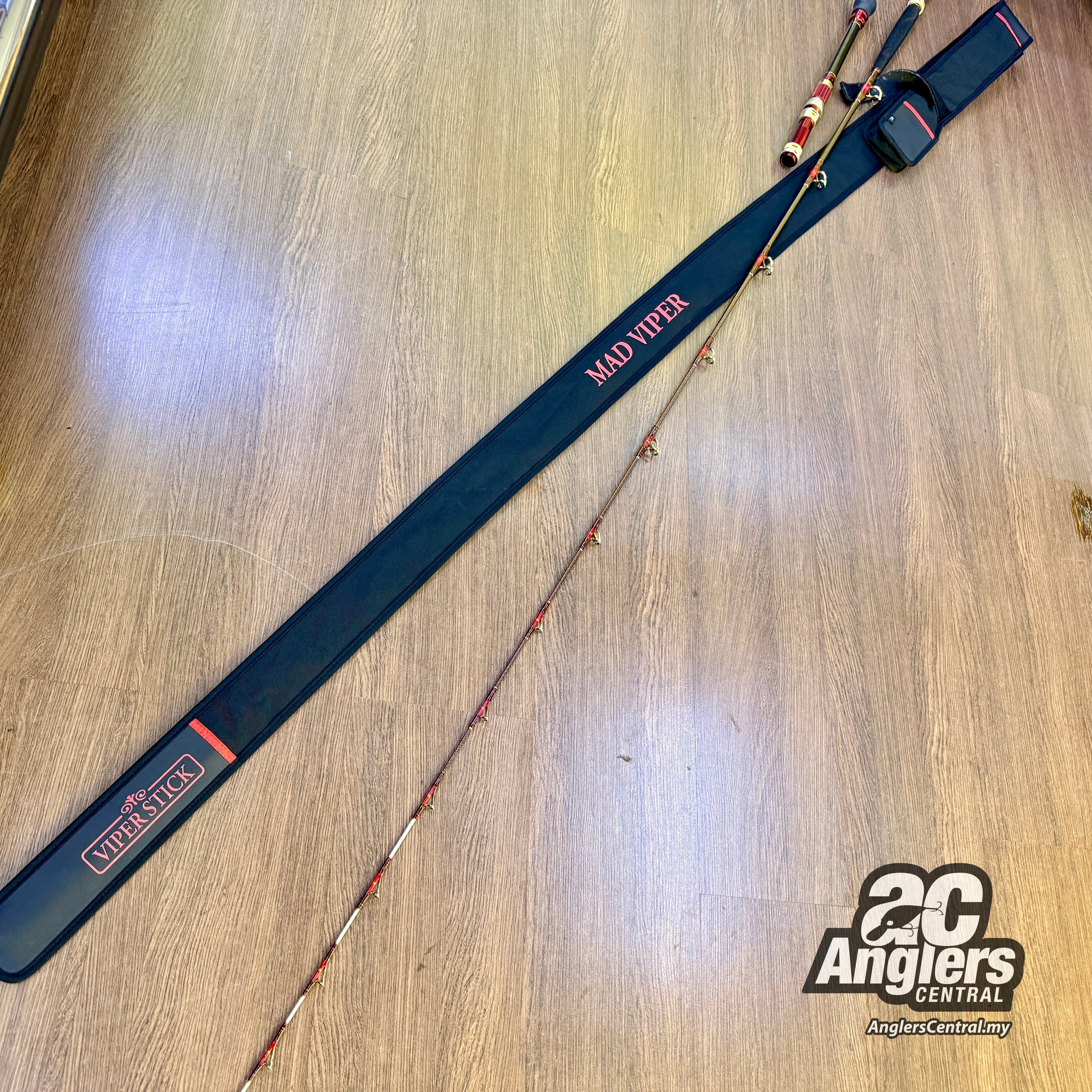 Mad Viper Otoshikomi H-245 (USED, 9.5/10) with rod bag/sleeve