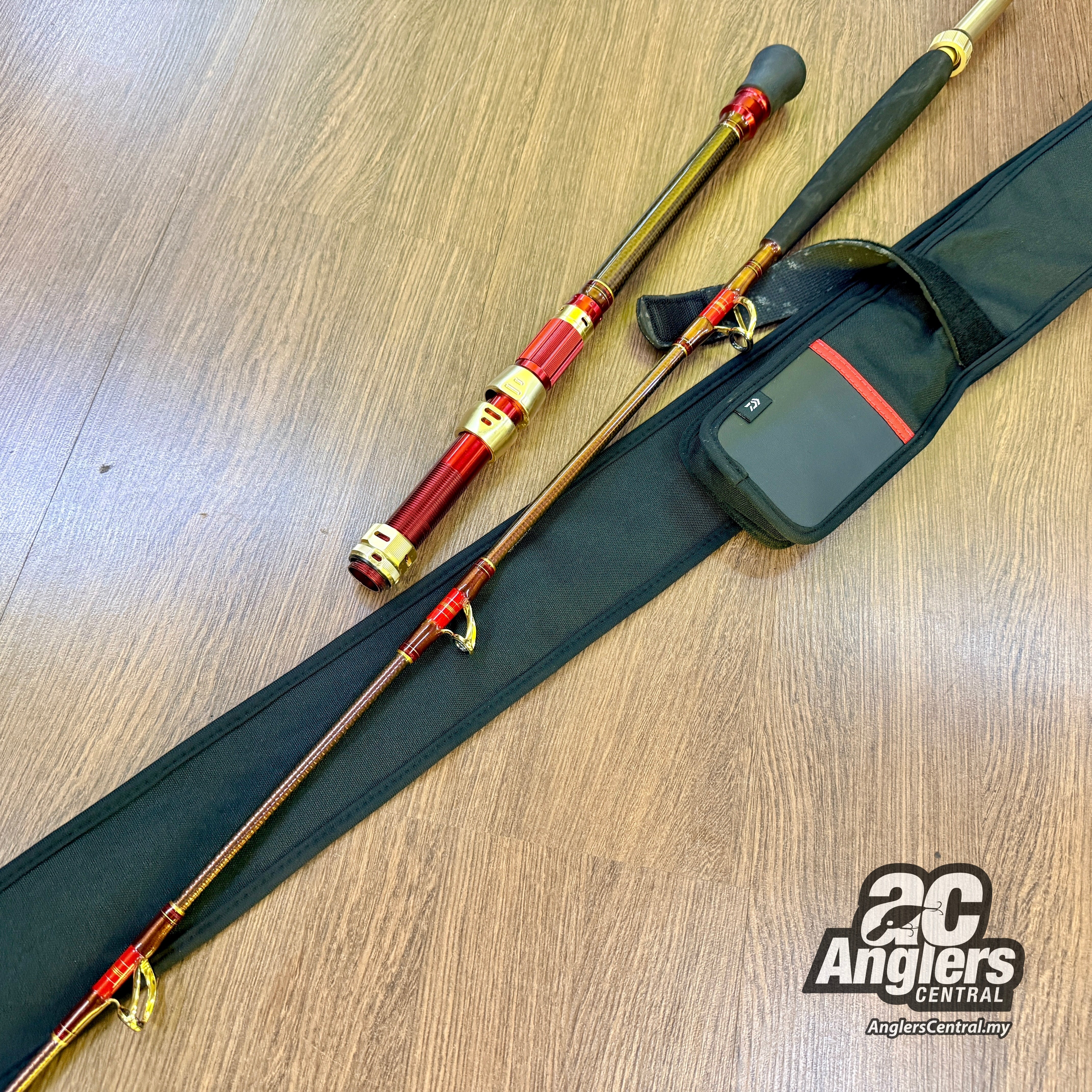 Mad Viper Otoshikomi H-245 (USED, 9.5/10) with rod bag/sleeve