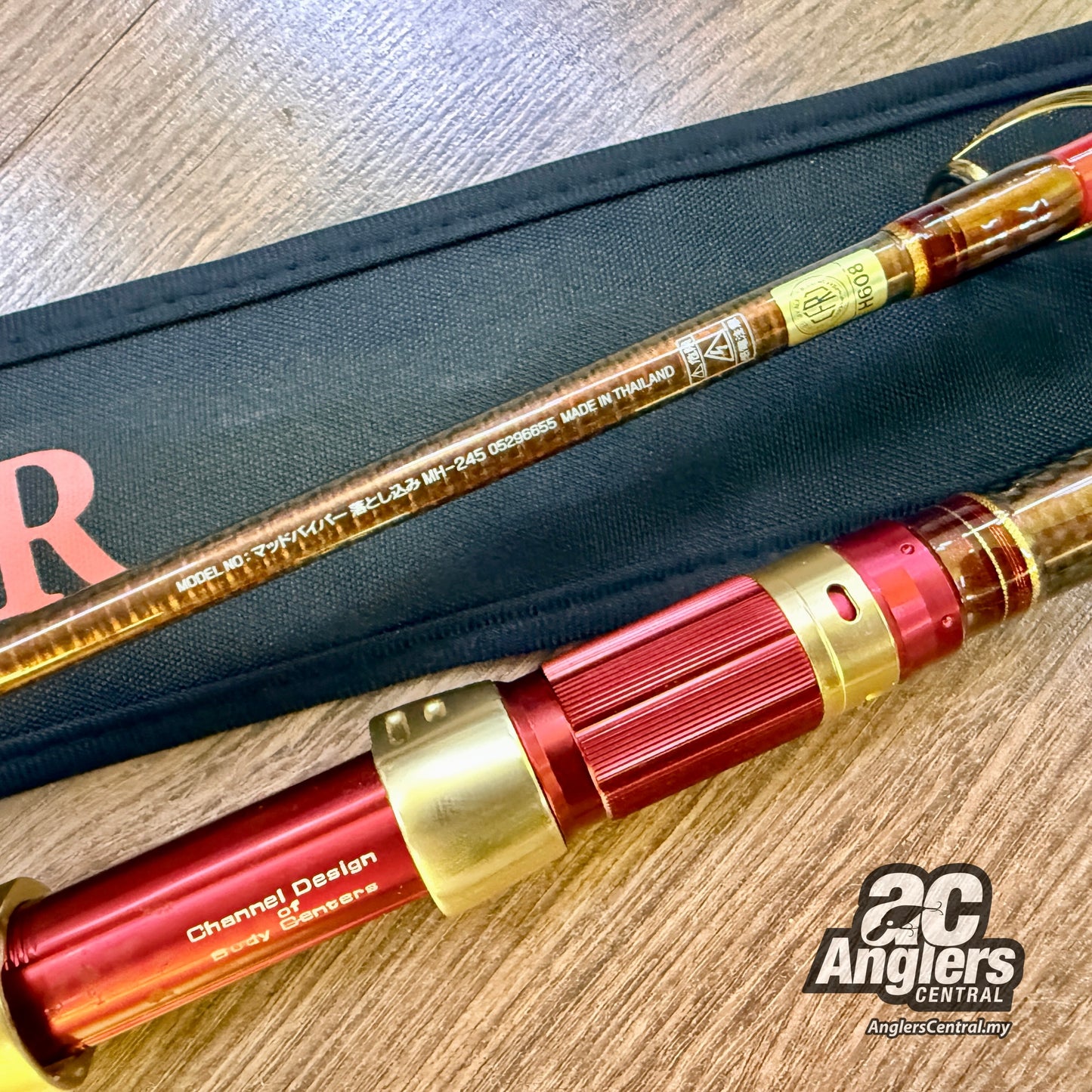Mad Viper Otoshikomi MH-245 (USED, 9.5/10) with rod bag/sleeve