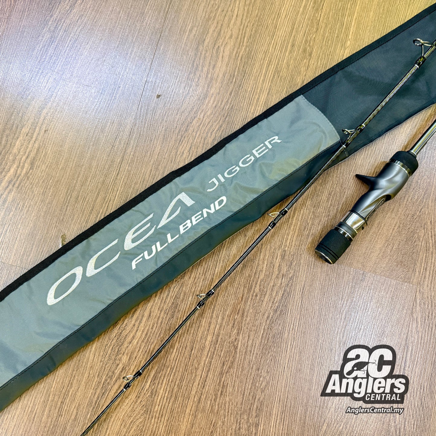 2022 Ocea Jigger Full Bend B60-5 (USED, 9.9/10) with rod bag/sleeve