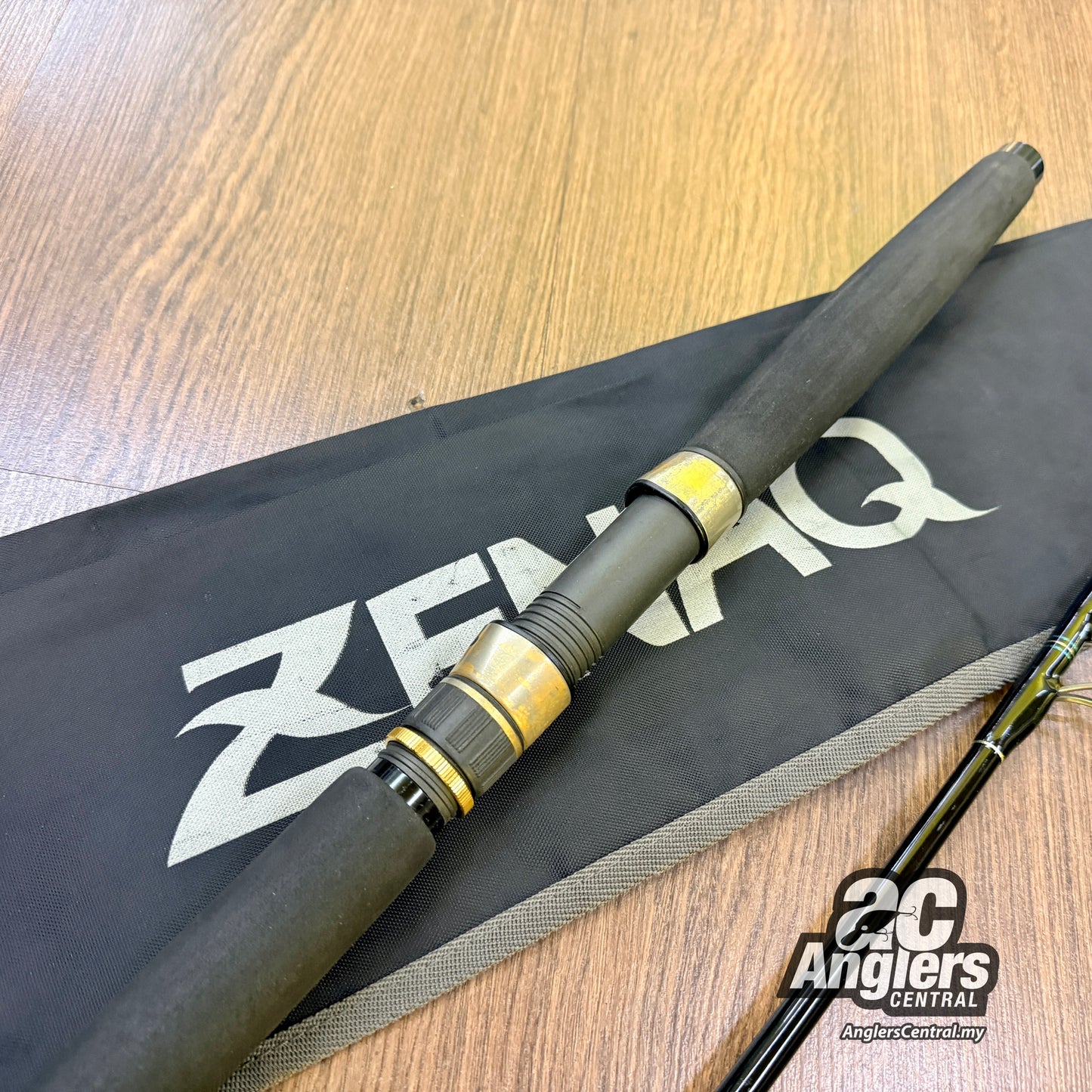 Fokeeto Tuna FC80-3 (USED, 9/10) with rod sleeve/bag