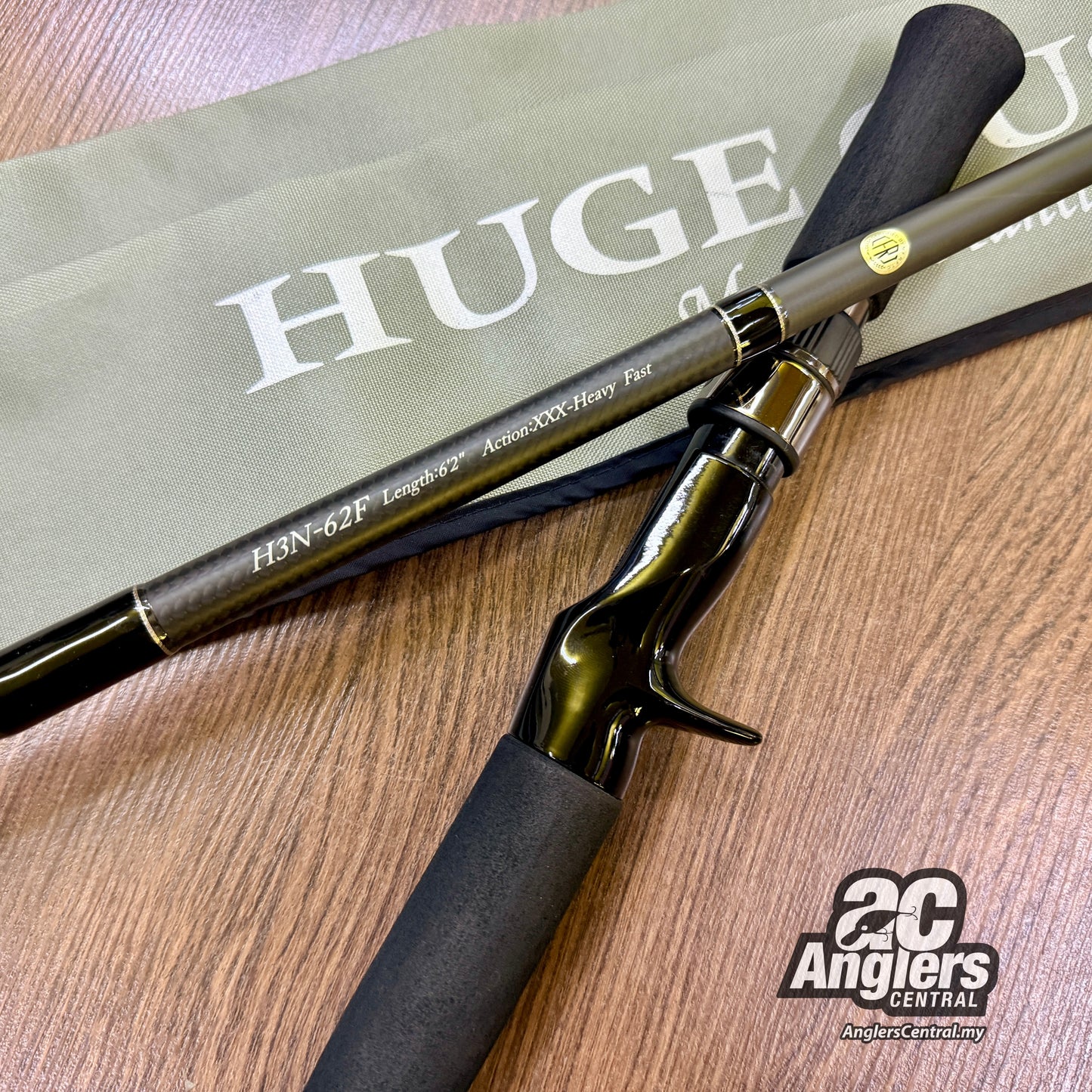 Huge Custom H3N-62F XXX Heavy (USED, 9.5/10) with rod bag/sleeve