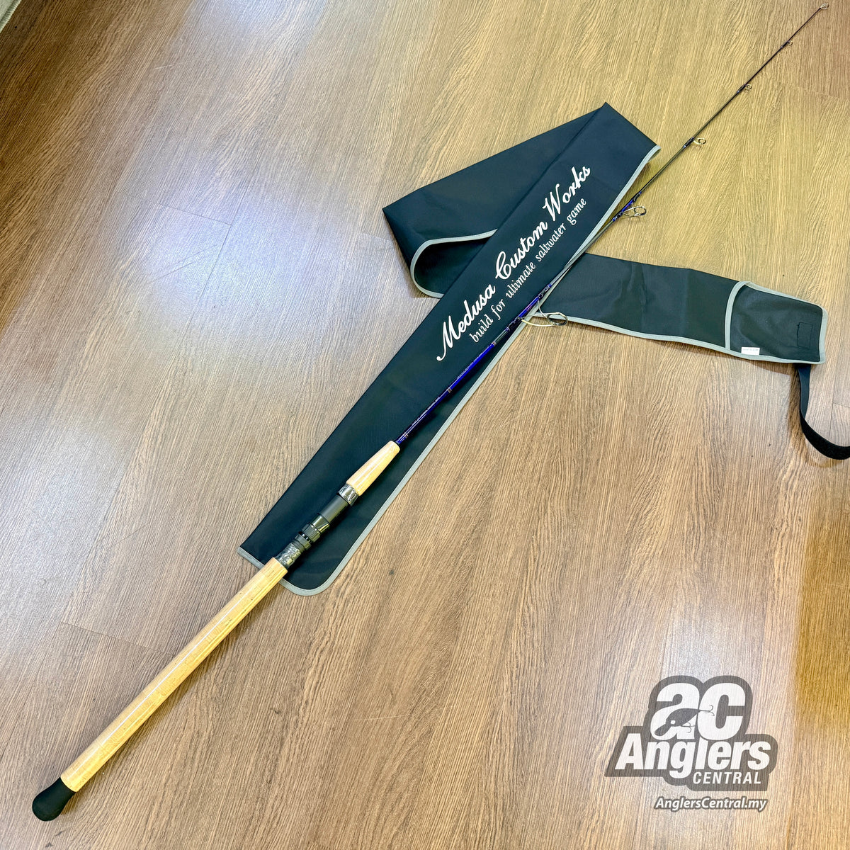 Double Trap 602 Plus (USED, like new) with rod bag/sleeve