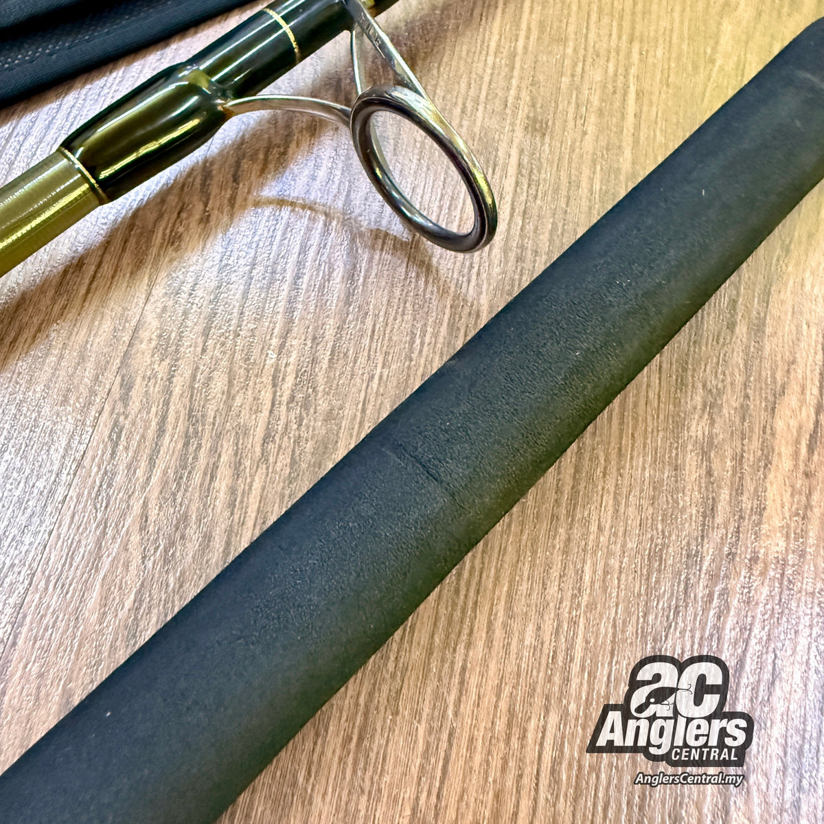 Ultimate Cast Model UCB-81 Extreme MH (USED, 9/10) with rod bag/sleeve