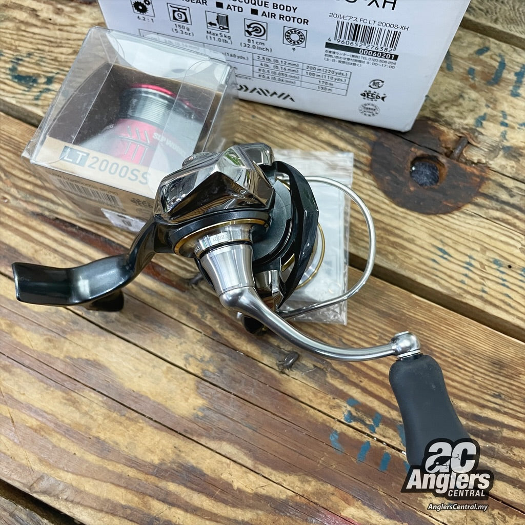 20 Luvias FC LT2000S-XH + Spare Spool (USED, 9.5/10) complete box set ++