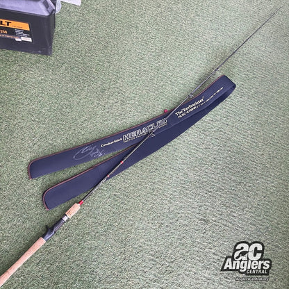 Heracles The Redmeister HCSC-67MHR 10-25lb (USED, 9/10) with rod sleeve/bag