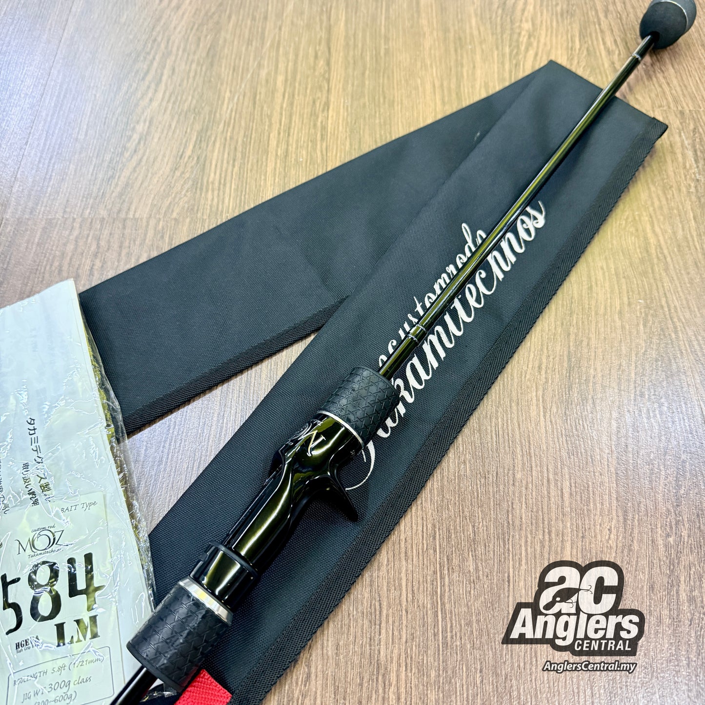 MOZ 584 LM (USED, 8.5/10) with rod bag/sleeve