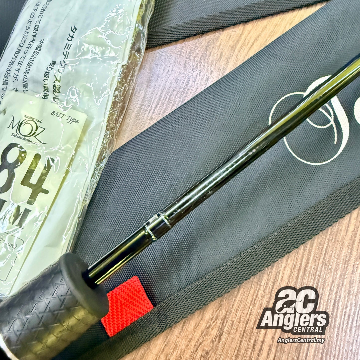 MOZ 584 LM (USED, 8.5/10) with rod bag/sleeve