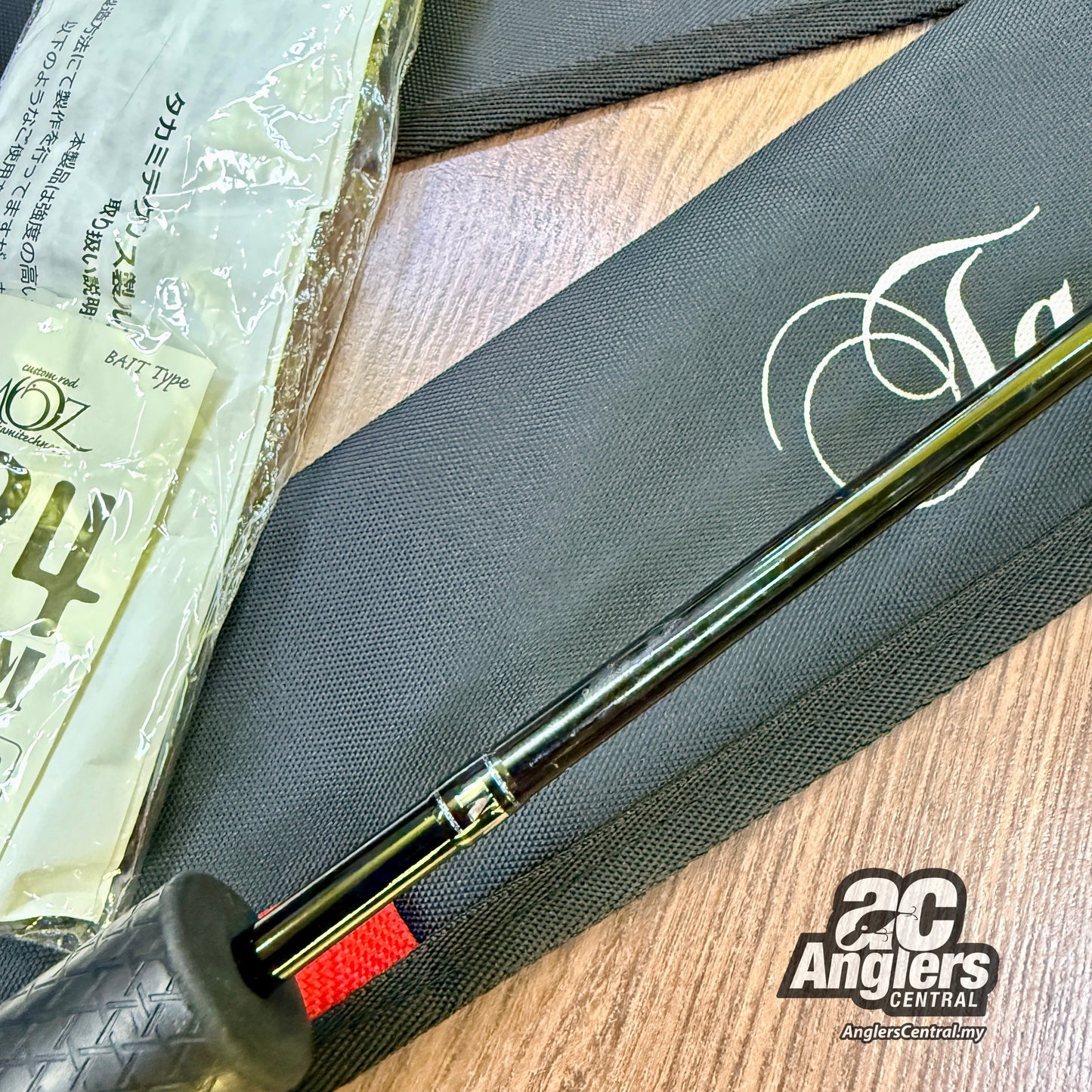 MOZ 584 LM (USED, 8.5/10) with rod bag/sleeve