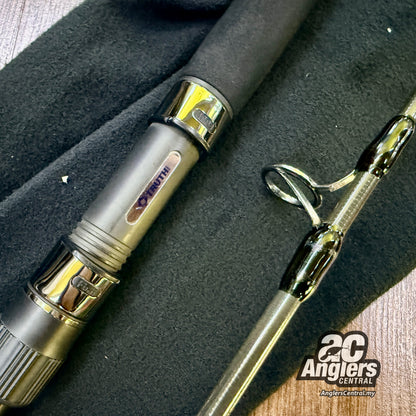White Insight 828 (USED, 8.5/10) with rod bag/sleeve