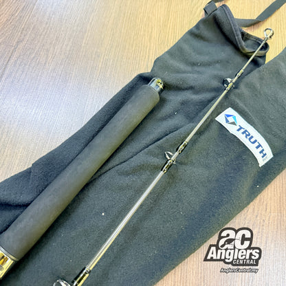 White Insight 828 (USED, 8.5/10) with rod bag/sleeve