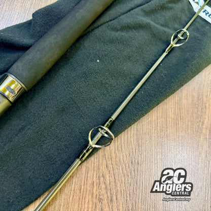 White Insight 828 (USED, 8.5/10) with rod bag/sleeve