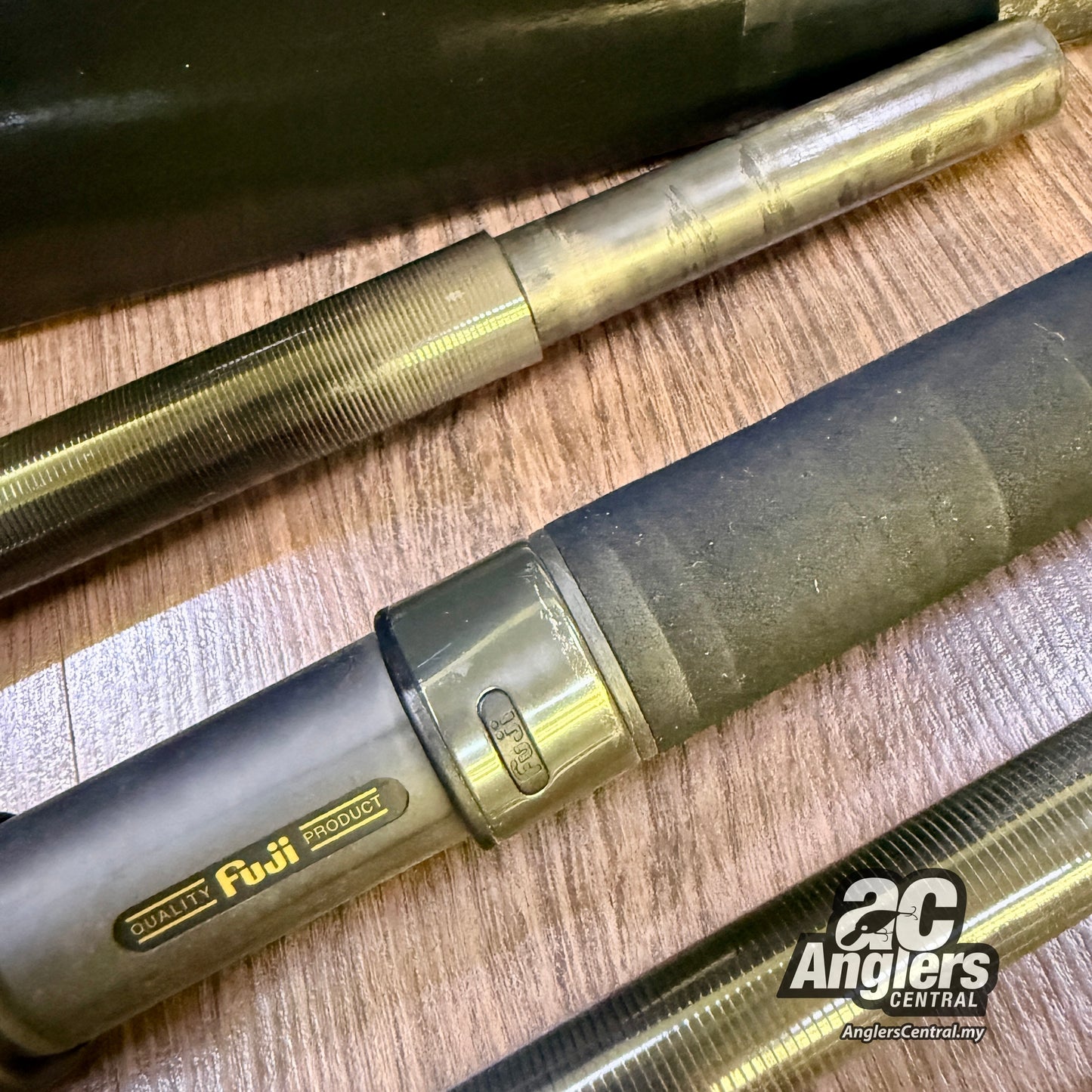 Bombeiro 711XH (USED, 9/10) with rod strap & packing box