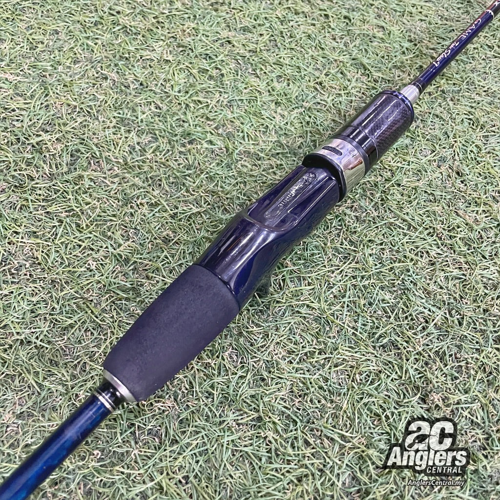 Game Type Slow J B683 PE2.5 (USED, 8/10) with rod bag/sleeve