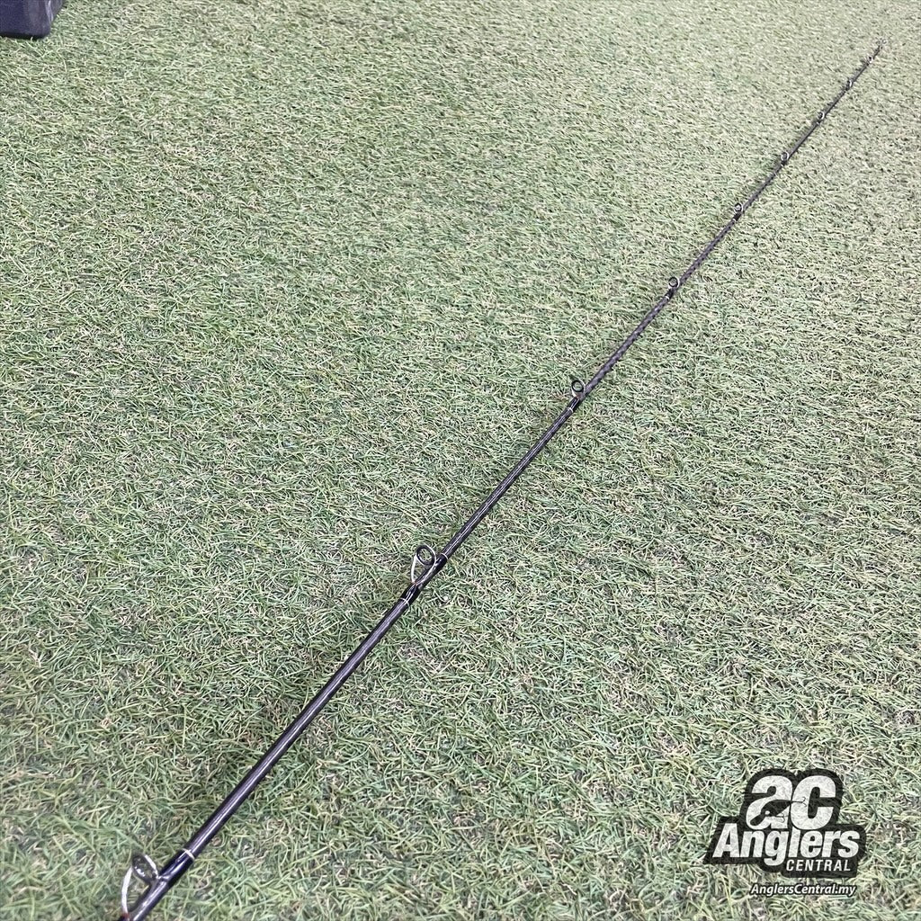 Game Type Slow J B683 PE2.5 (USED, 8/10) with rod bag/sleeve