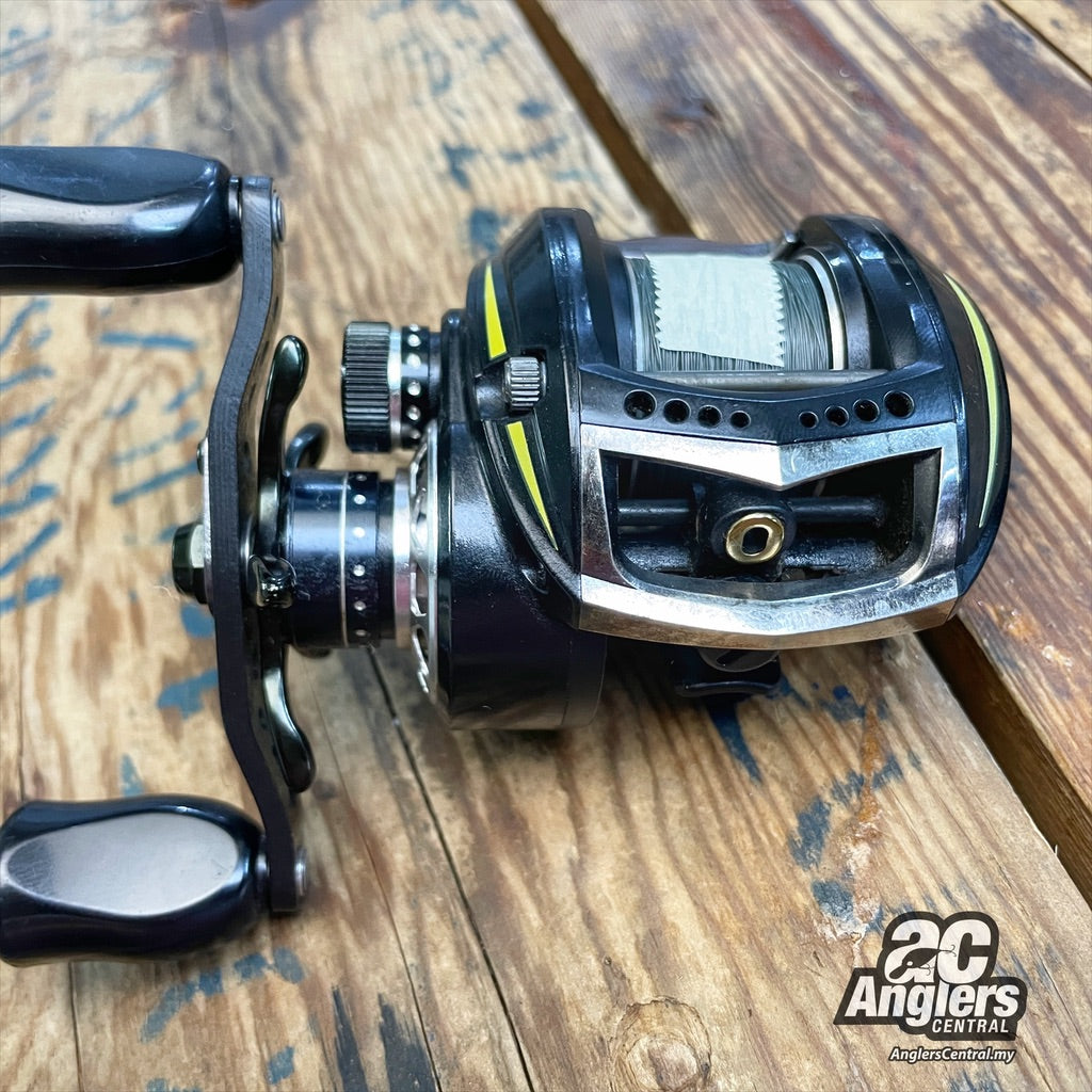 Revo LTZ 8.0 right hand(USED, 8/10) no box – Anglers Central