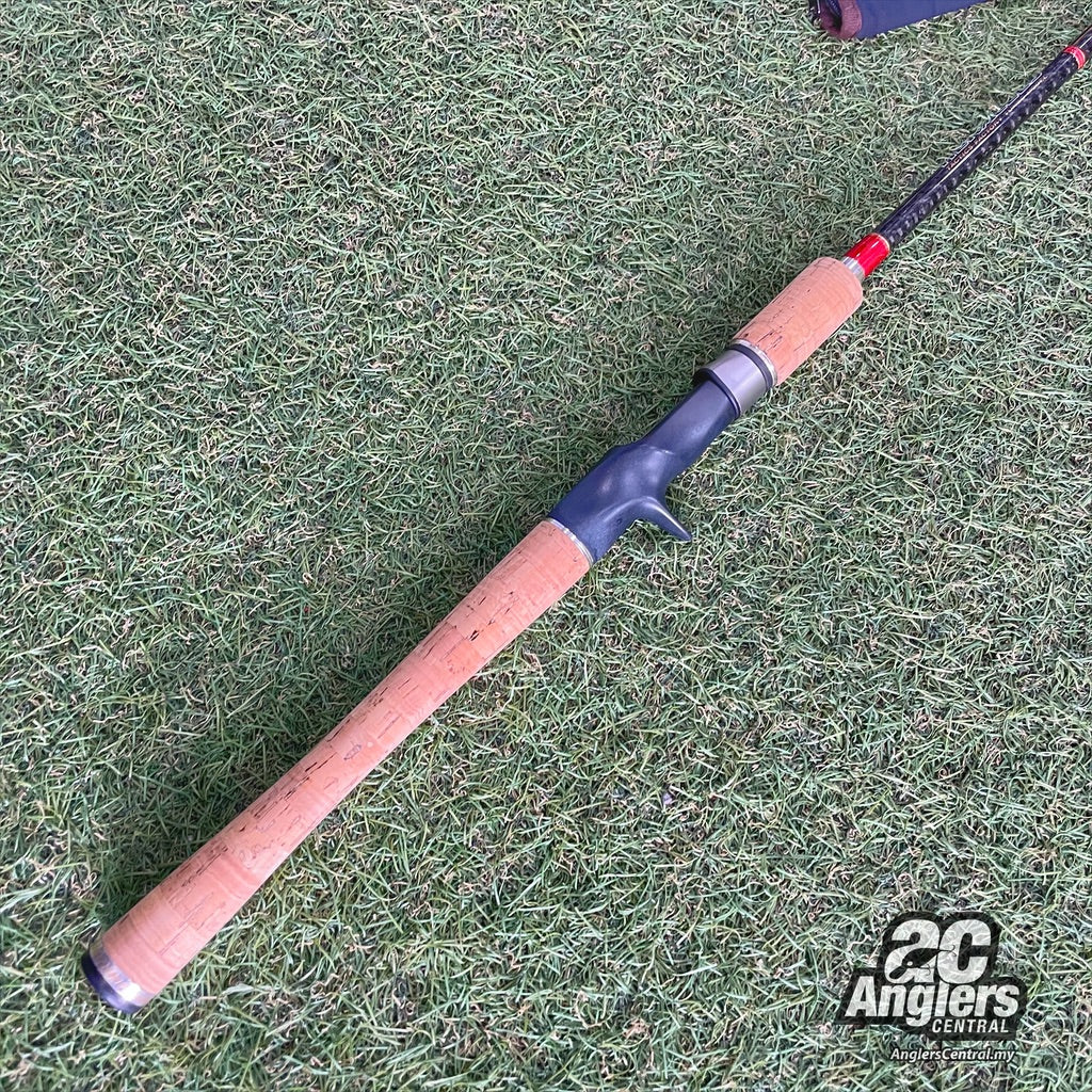 Heracles The Redmeister HCSC-67MHR 10-25lb (USED, 9/10) with rod bag/sleeve